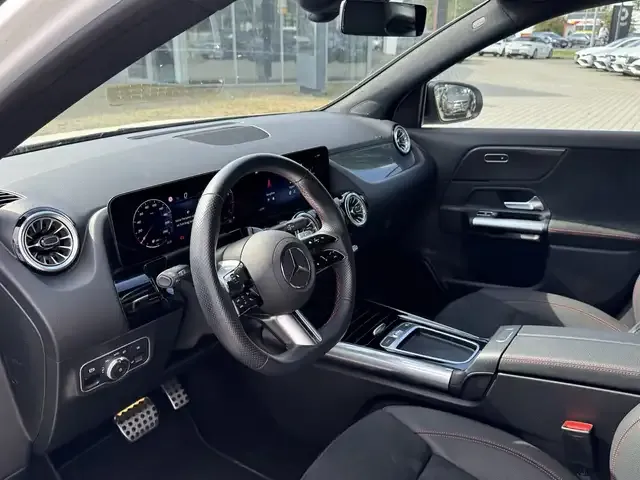 Mercedes-Benz GLA 180