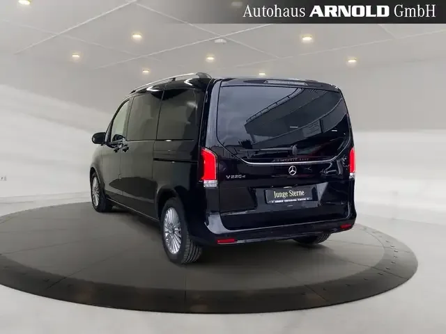 Mercedes-Benz V 220
