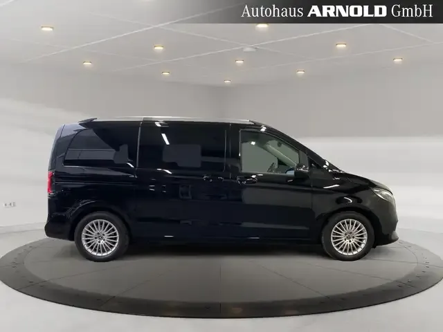 Mercedes-Benz V 220