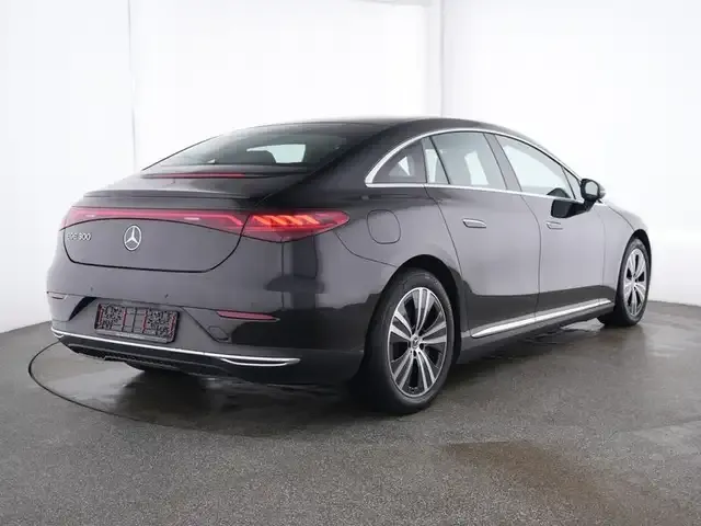 Mercedes-Benz EQE 300