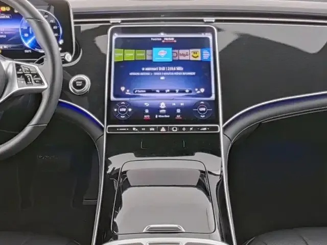 Mercedes-Benz EQE 300
