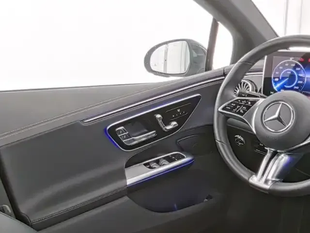 Mercedes-Benz EQE 300