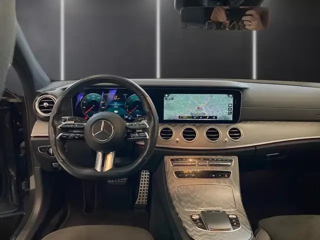 Mercedes-Benz E 300