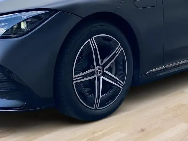 Mercedes-Benz EQE 350