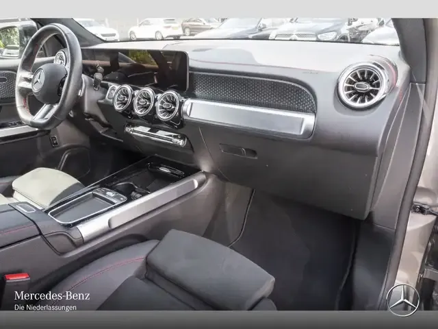 Mercedes-Benz EQB 300