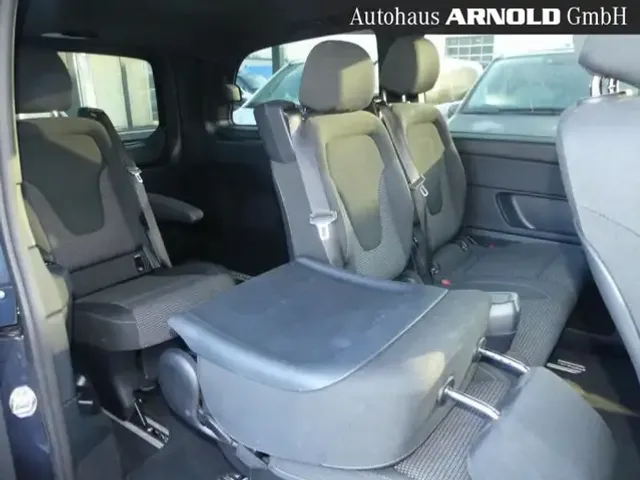 Mercedes-Benz V 250