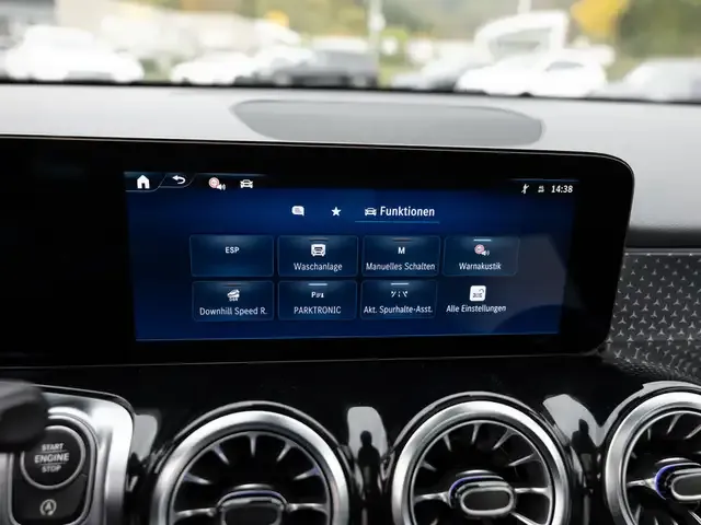 Mercedes-Benz GLB 220