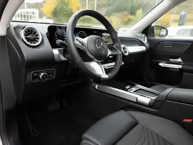 Mercedes-Benz GLB 220