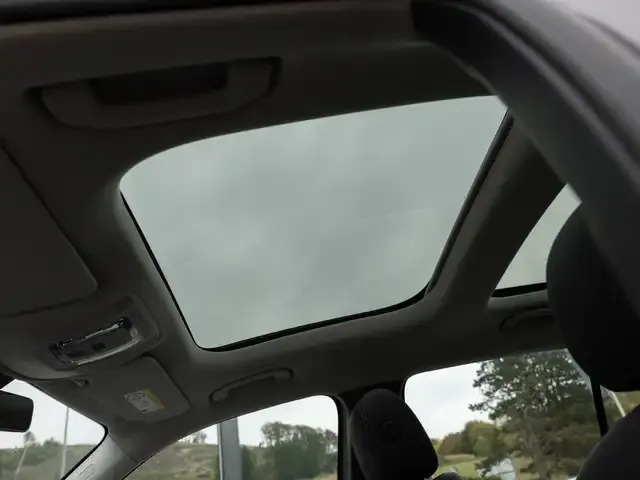 Mercedes-Benz GLB 220