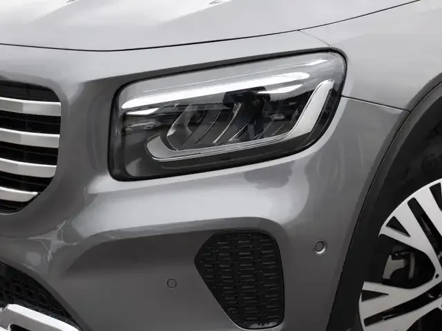 Mercedes-Benz GLB 220