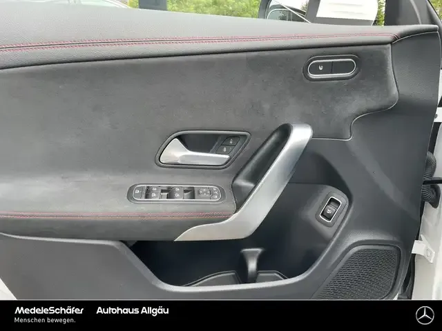 Mercedes-Benz CLA 220