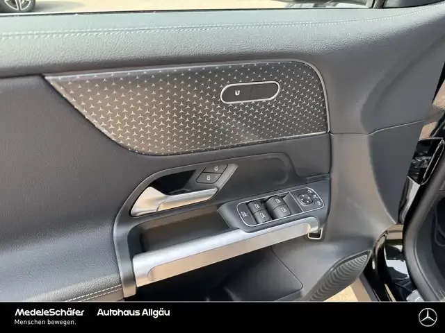 Mercedes-Benz EQB 300