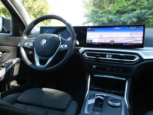 BMW 330
