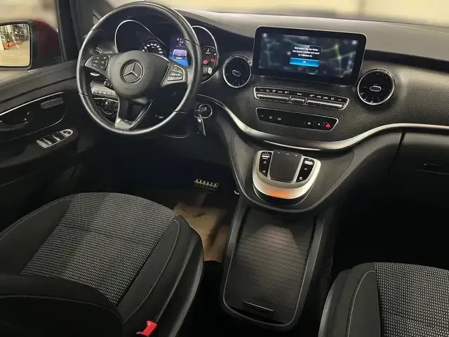 Mercedes-Benz V 250
