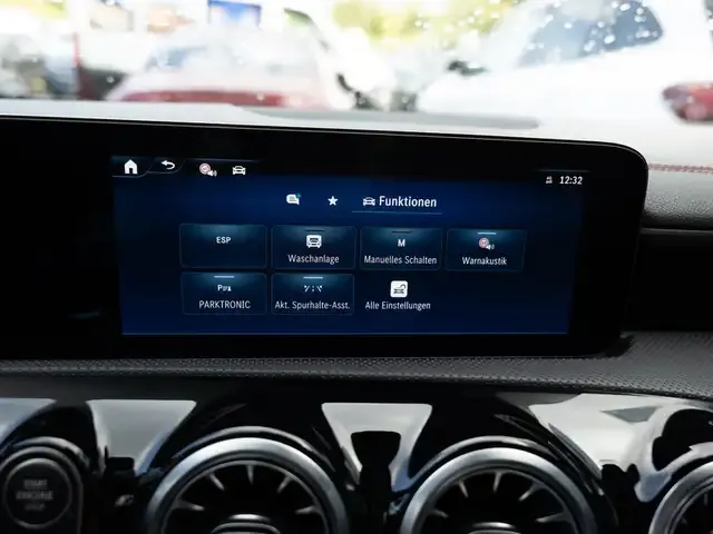 Mercedes-Benz CLA 180
