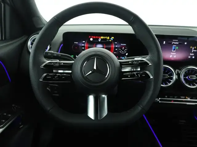 Mercedes-Benz GLB 200