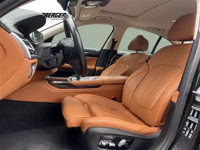 BMW 740