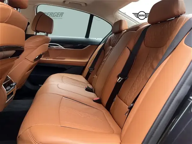 BMW 740