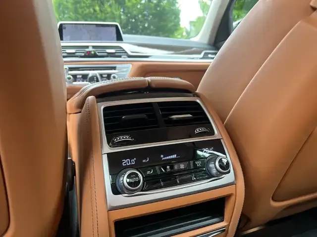 BMW 740