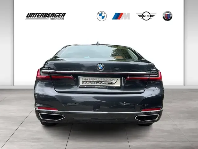 BMW 740