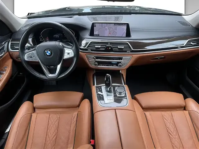 BMW 740