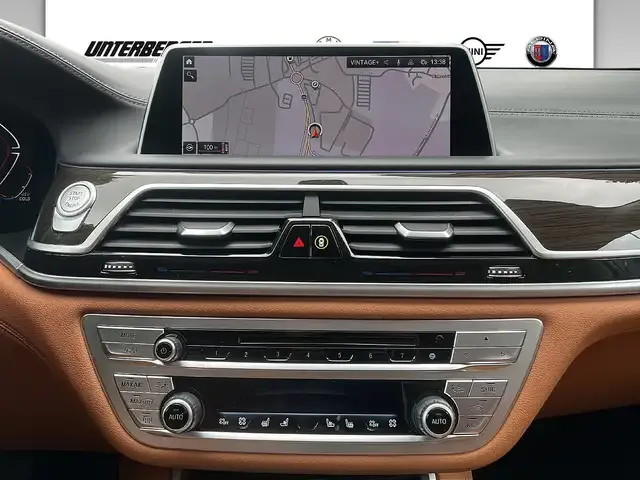 BMW 740