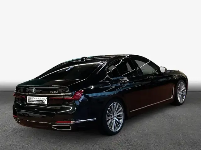 BMW 740