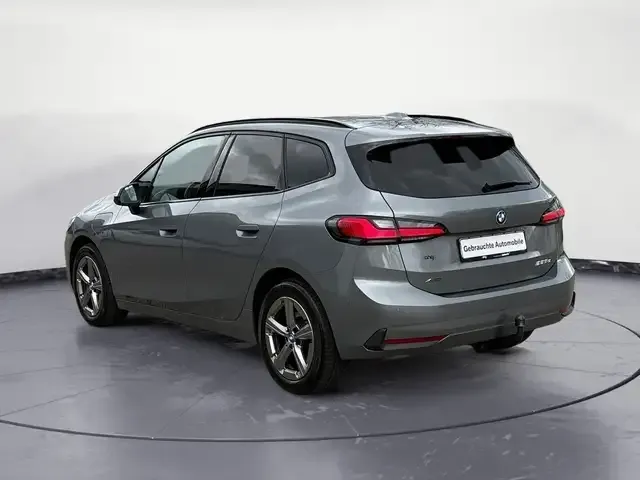 BMW 225