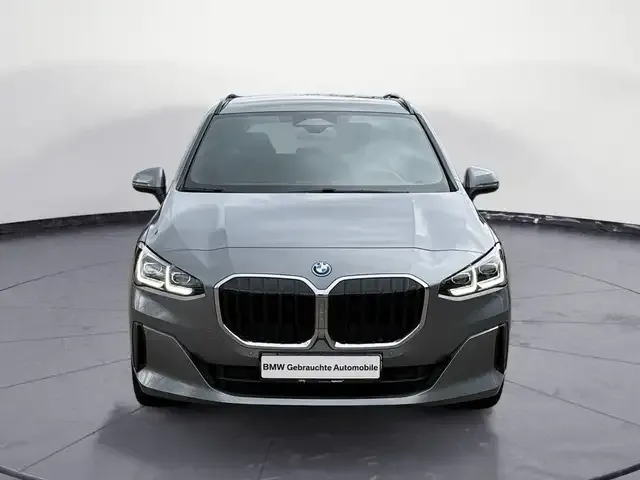 BMW 225