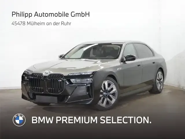BMW i7