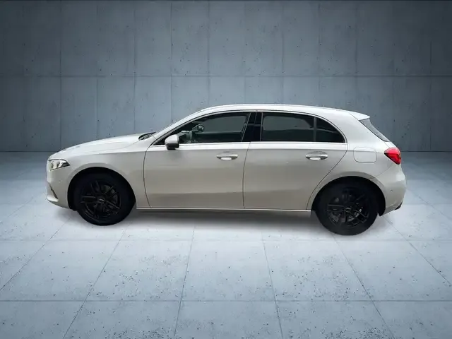 Mercedes-Benz A 220