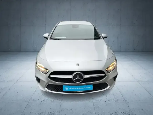 Mercedes-Benz A 220