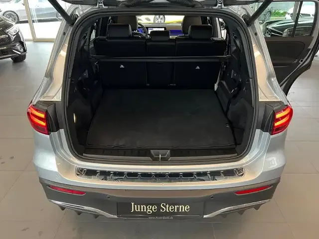 Mercedes-Benz EQB 300