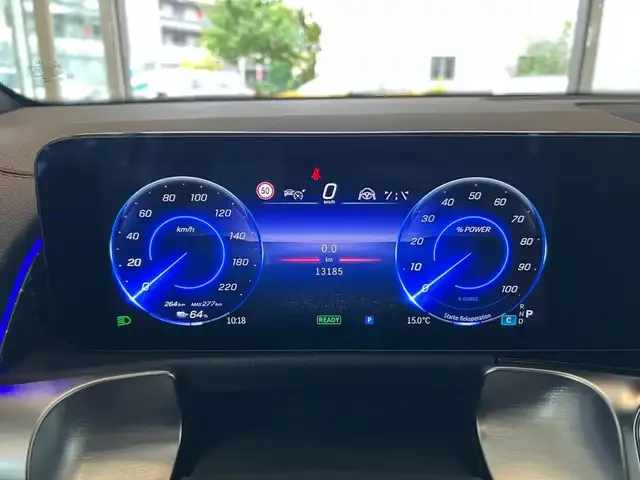 Mercedes-Benz EQB 300