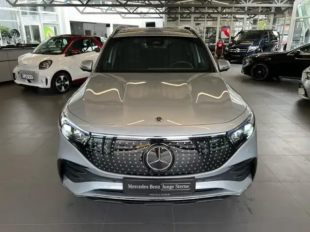 Mercedes-Benz EQB 300