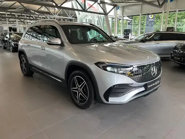 Mercedes-Benz EQB 300