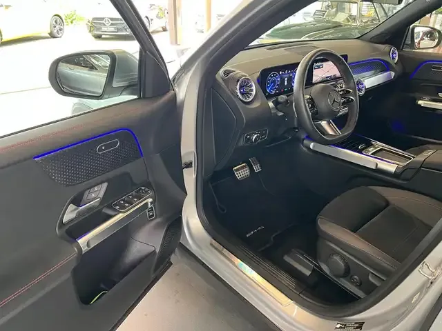 Mercedes-Benz EQB 300