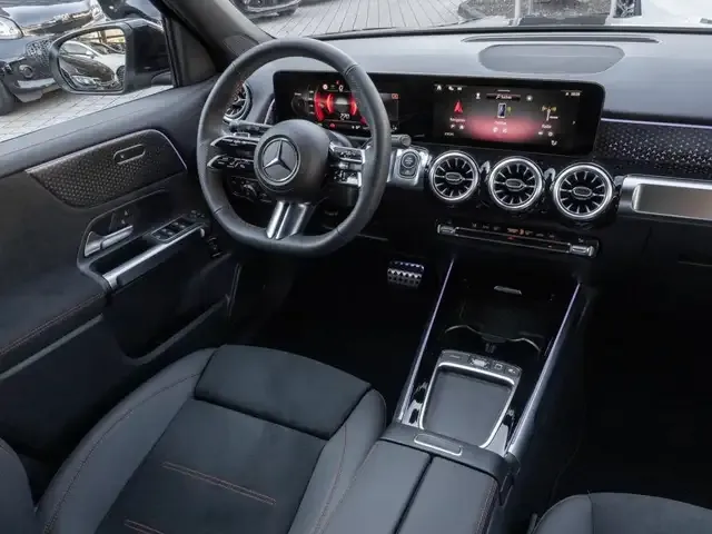 Mercedes-Benz GLB 200
