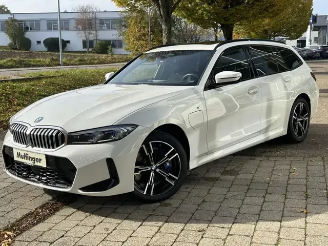 BMW 330