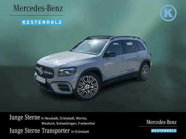 Mercedes-Benz GLB 220