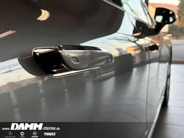 Mercedes-Benz EQE 300