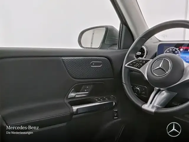 Mercedes-Benz GLB 180