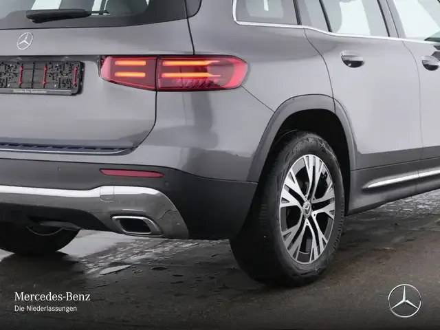 Mercedes-Benz GLB 180