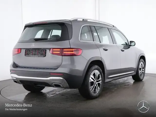 Mercedes-Benz GLB 180