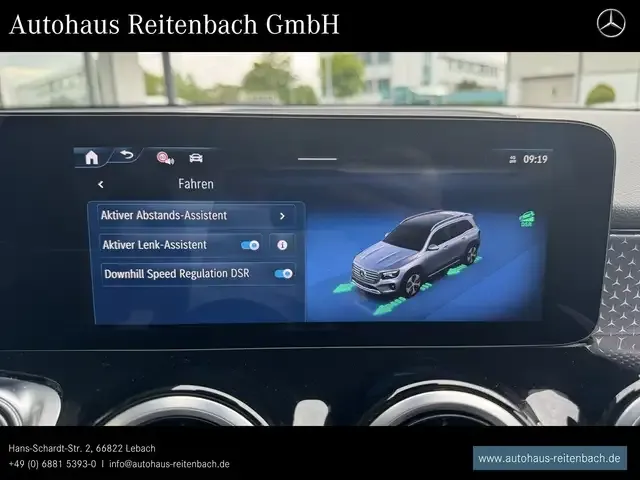 Mercedes-Benz GLB 220