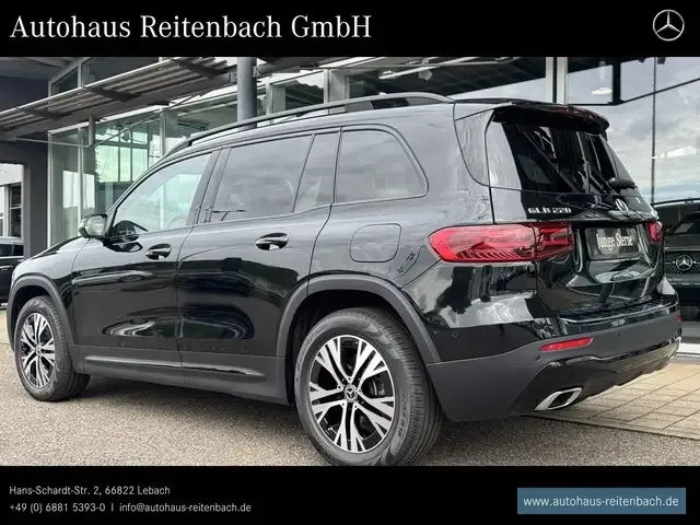 Mercedes-Benz GLB 220