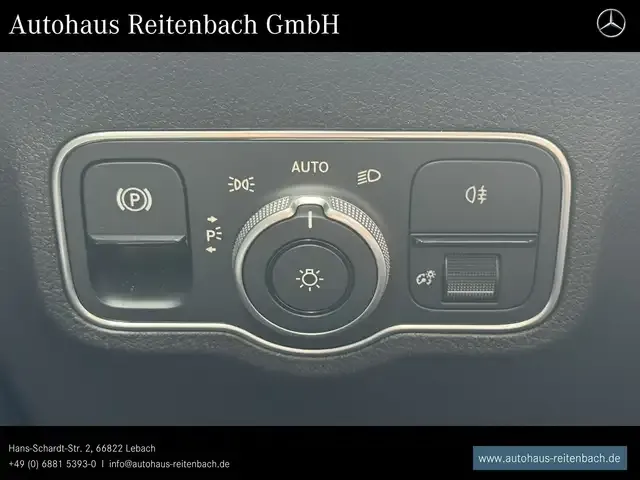 Mercedes-Benz GLB 220