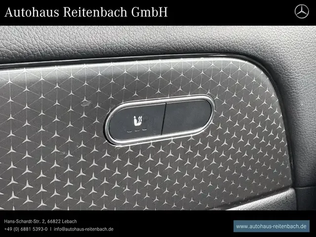 Mercedes-Benz GLB 220