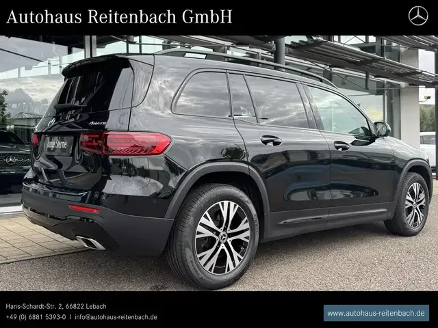 Mercedes-Benz GLB 220