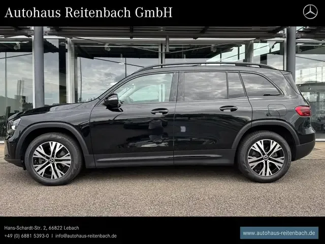 Mercedes-Benz GLB 220